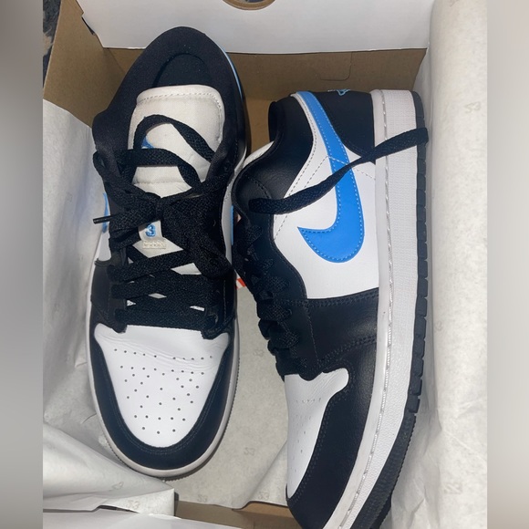 Women’s Air Jordan 1 Low Black/ University Blue-White Size 10 - Picture 13 of 16
